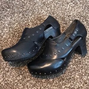 Dansko black leather shoes with adjustable snaps